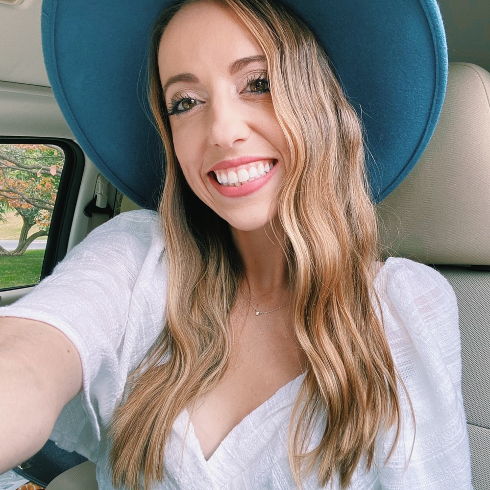 Meet your Posher, Alyssa